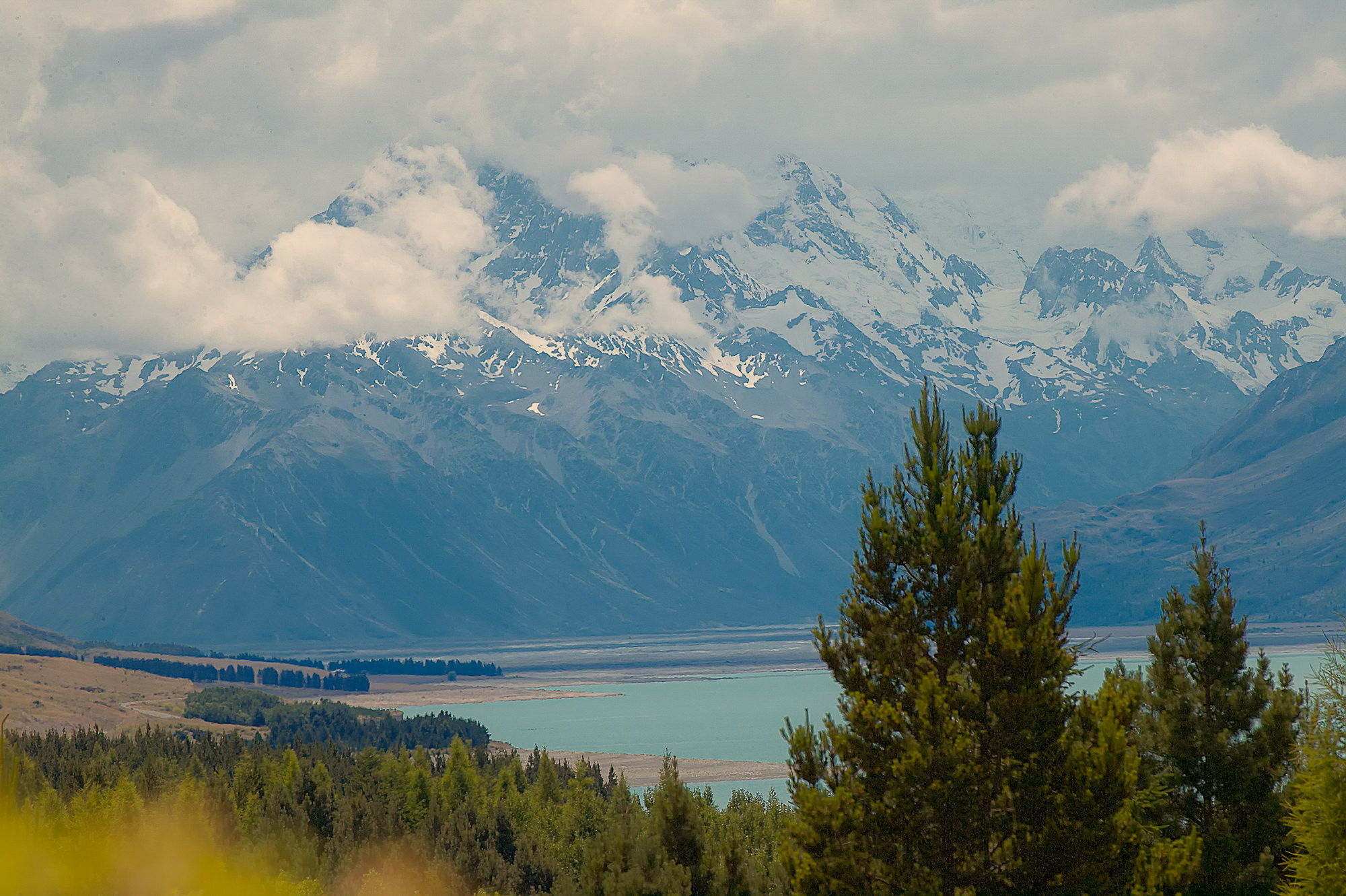 lake Tekapo and New Zealand alps