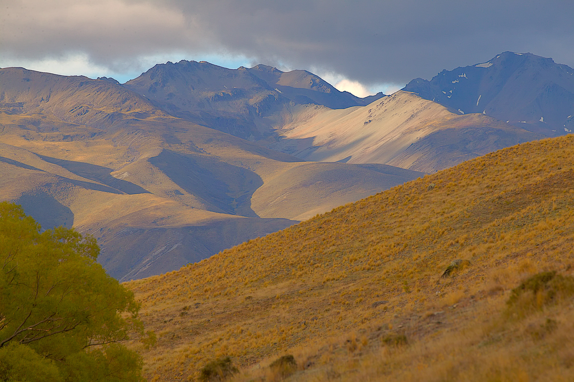 mountains around lake Alexandria, Lord of the Rings land