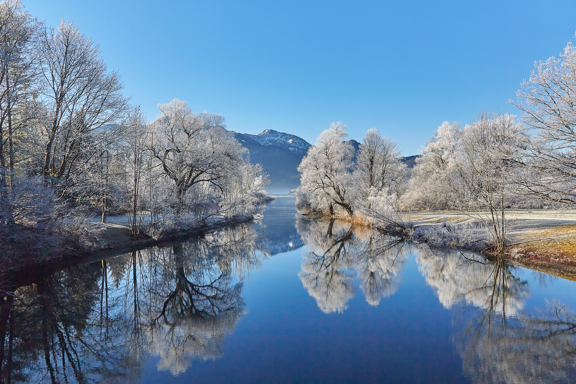 hoarfrost on river Loisach leaving lake Kochelsee near Garmisch